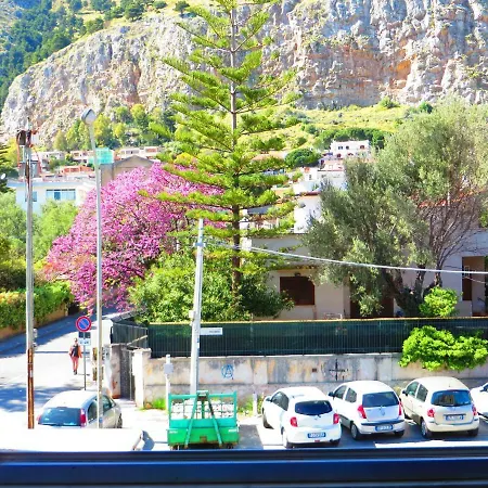 Surf House Mondello Palermo